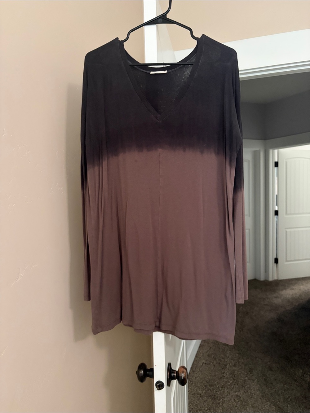 Long Sleeve V-Neck Ombre Tunic Top - Black to Brown